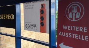 große Plakate zeigten den Weg zu ORBID